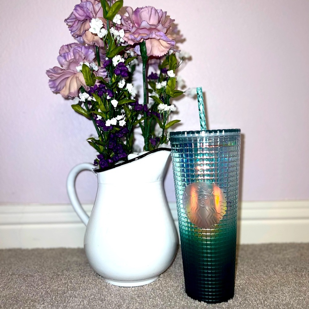 NWT Starbucks Grid Light green to a Dark green matte ombre 24oz tumbler